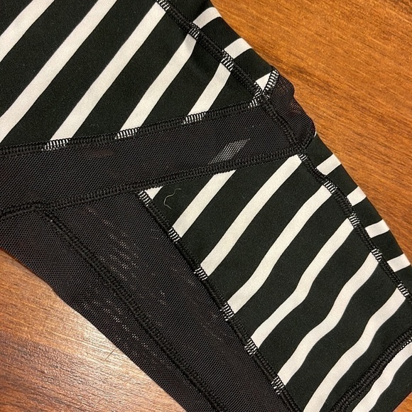 Ivivva by lululemon athletic cropped leggings size 14 - Picture 4 of 8